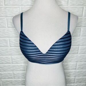 VICTORIA’S SECRET Perfect Shape Blue Stripe Bra Size 34D